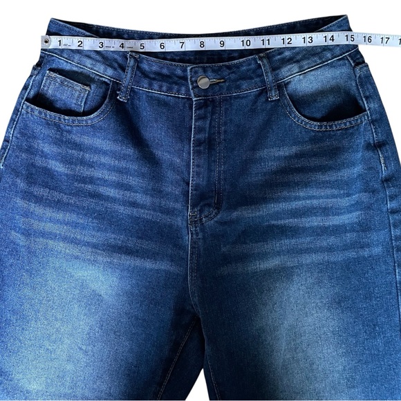 Curvy High Rise Jeans Women’s Size L 8/10 Dark Wash Cropped Raw Hem Cuffed - Picture 8 of 9